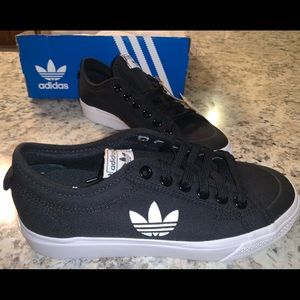 Women’s Black Adidas (Nizza Trefoil)